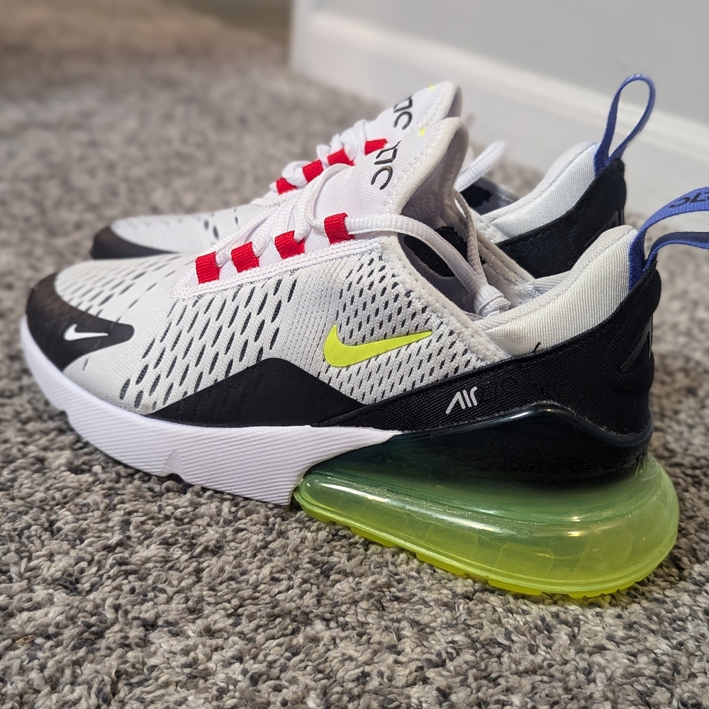 Nike 270